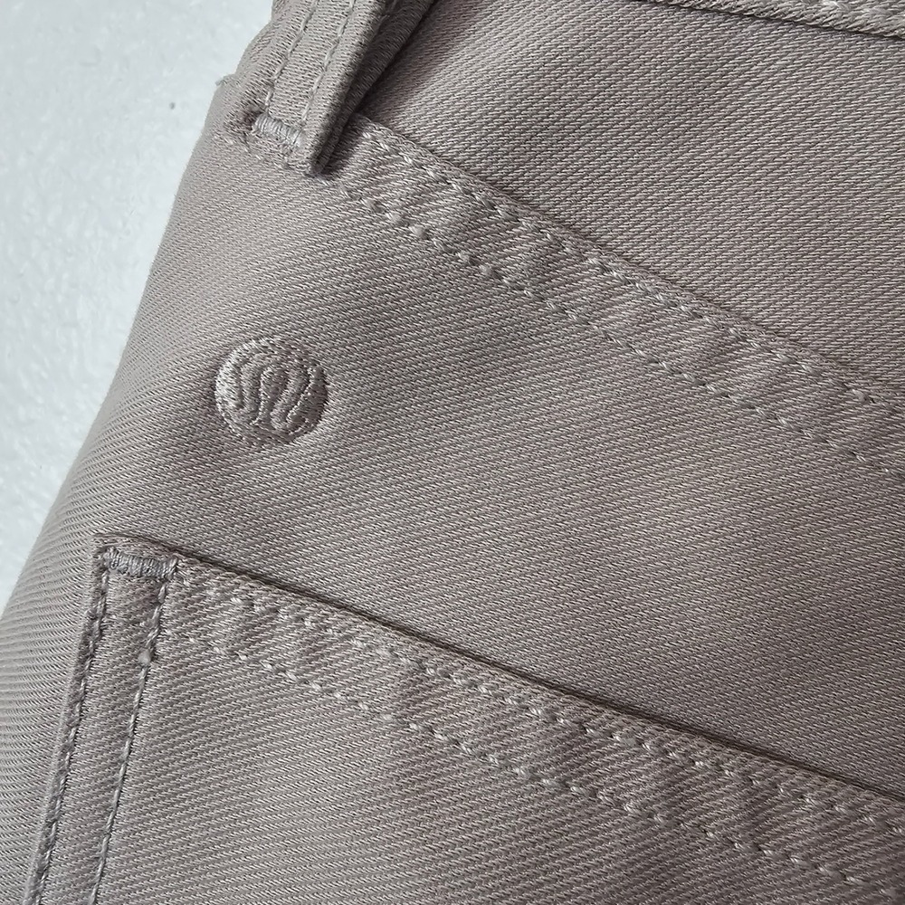 Lululemon City Sleek 5 Pocket High-Rise Short 4" Taupe Warpstreme LW7DVCS 25 - Picture 4 of 5